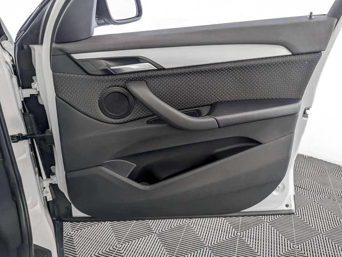BMW X1 18i sDrive, 2019 Фото №20