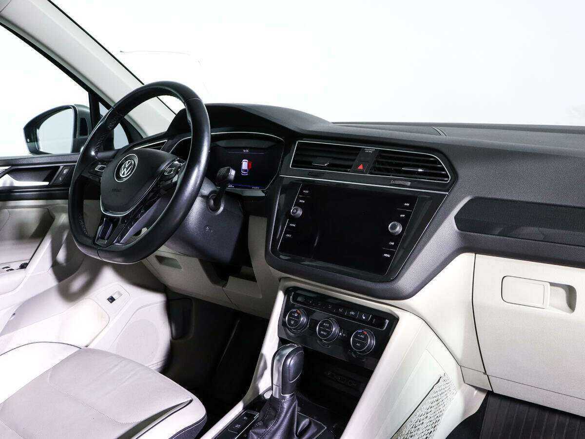 Volkswagen Tiguan, 2018 Фото №9