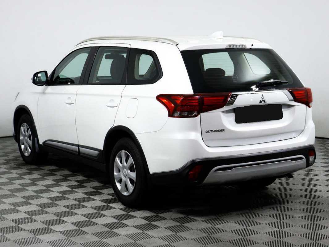 Mitsubishi Outlander, 2021 Фото №6