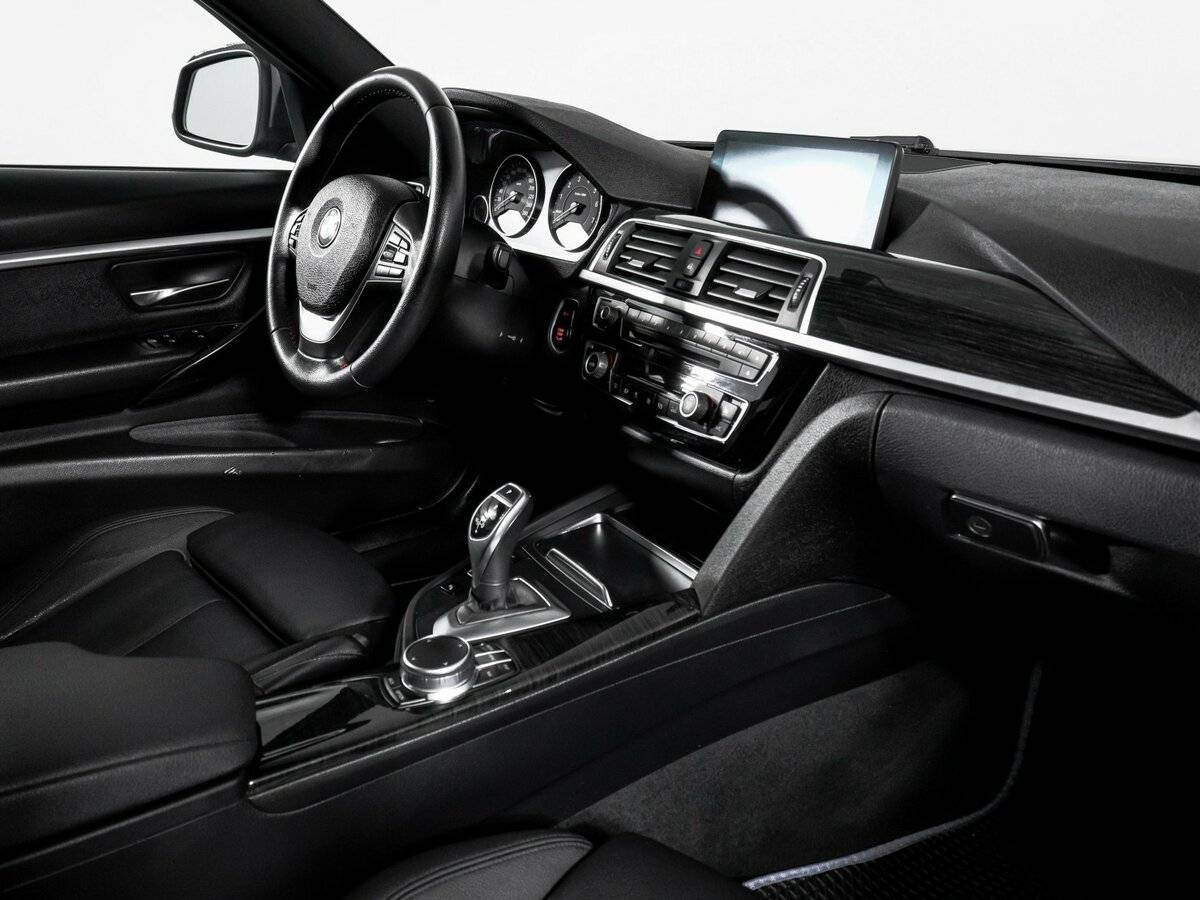 BMW 3 серии 330i xDrive, 2017 Фото №9