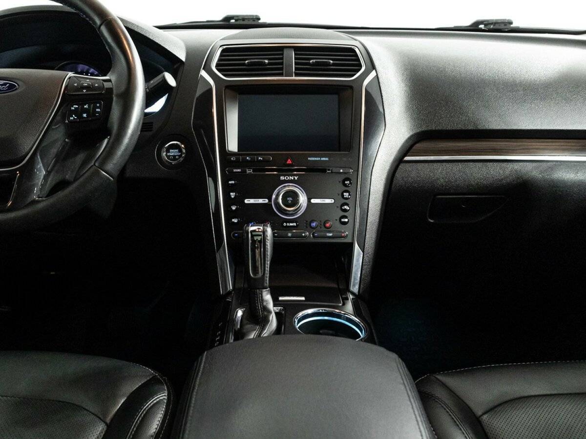 Ford Explorer, 2017 Фото №12