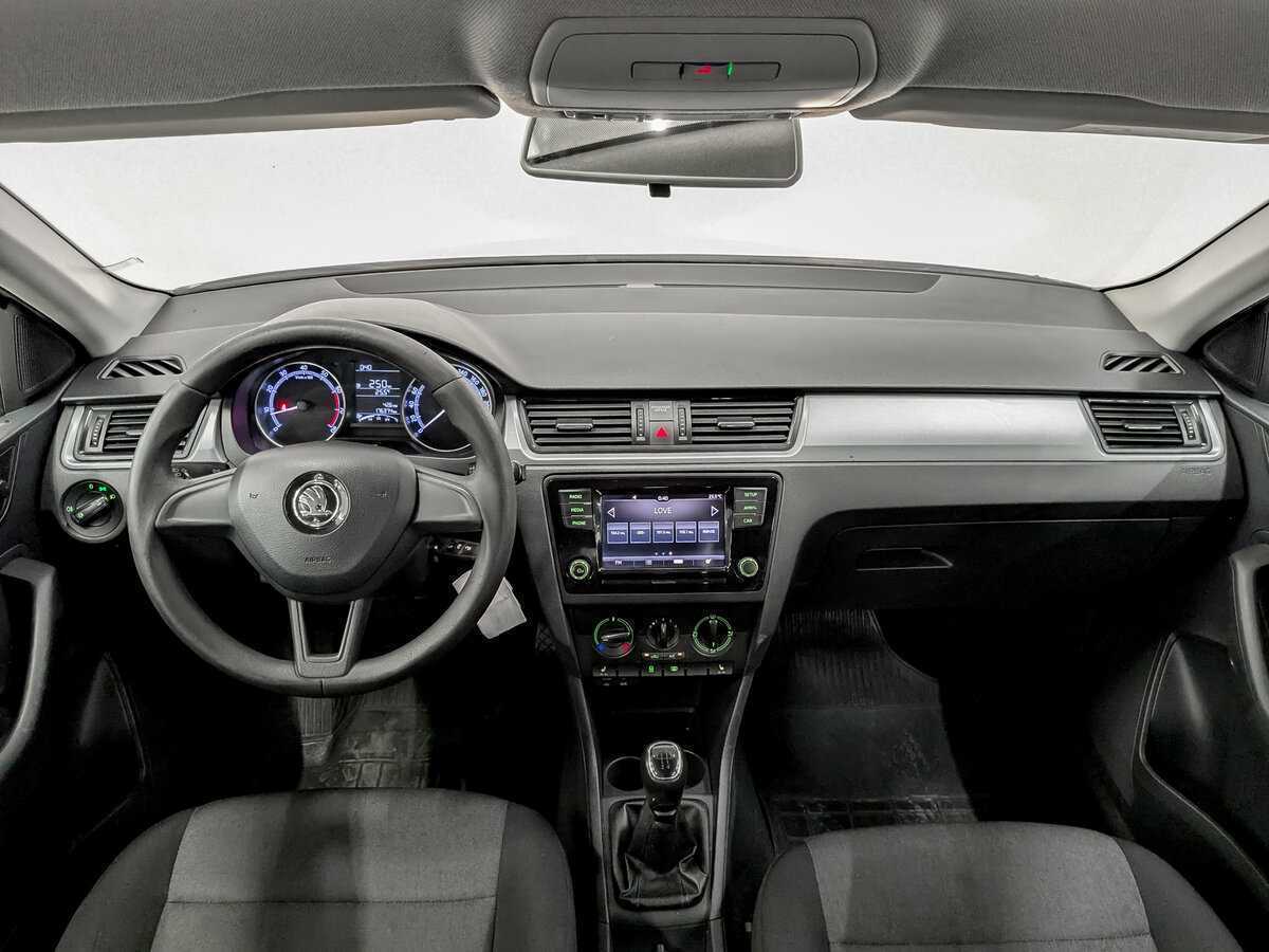 Skoda Rapid, 2017 Фото №14