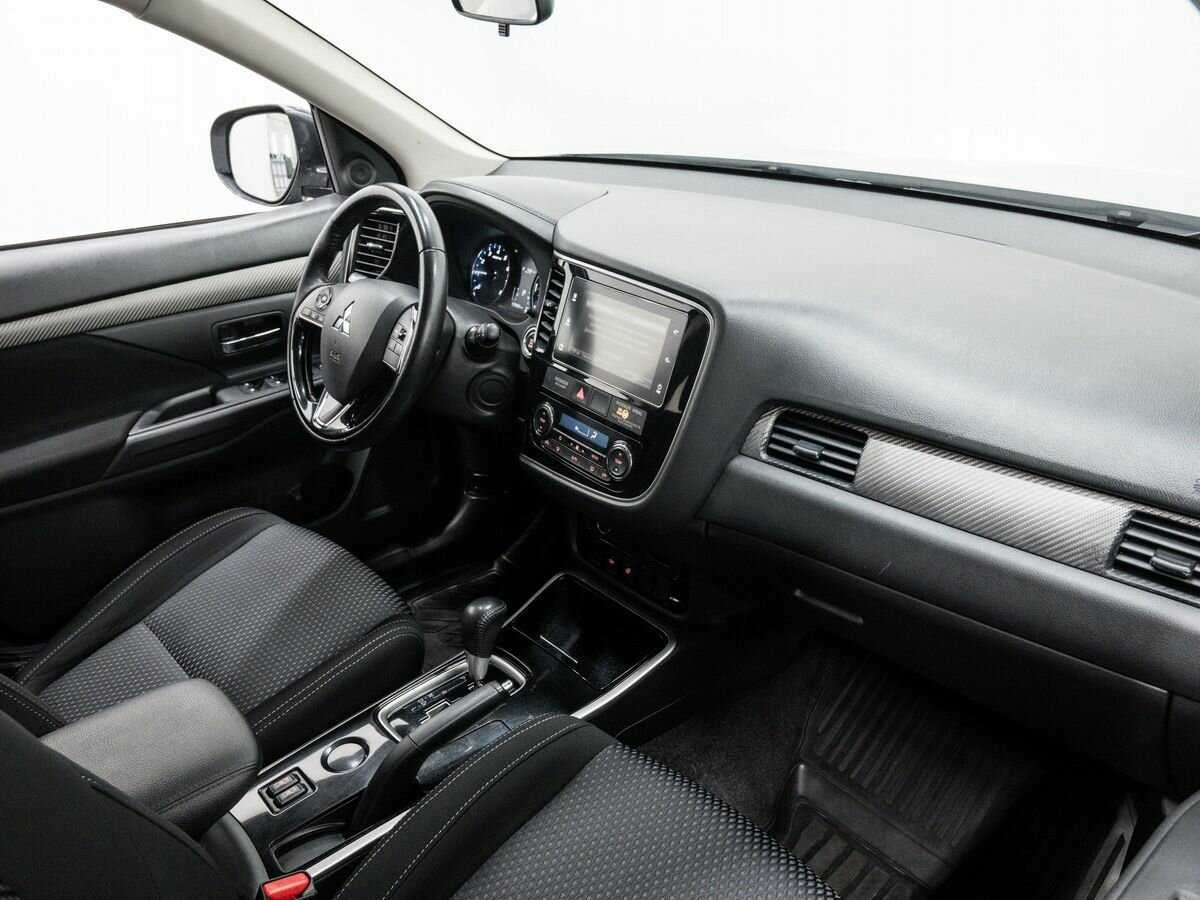 Mitsubishi Outlander, 2018 Фото №8