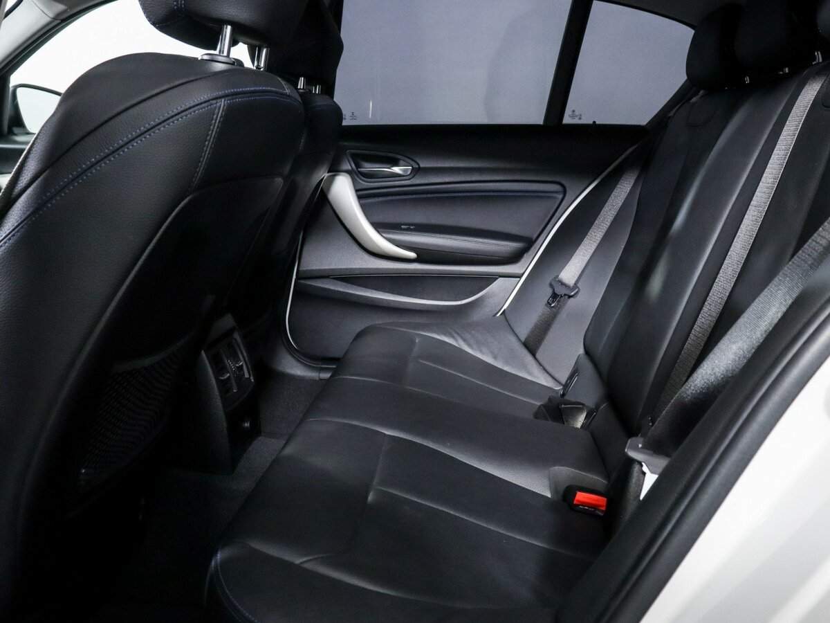BMW 1 серии 118i, 2018 Фото №8