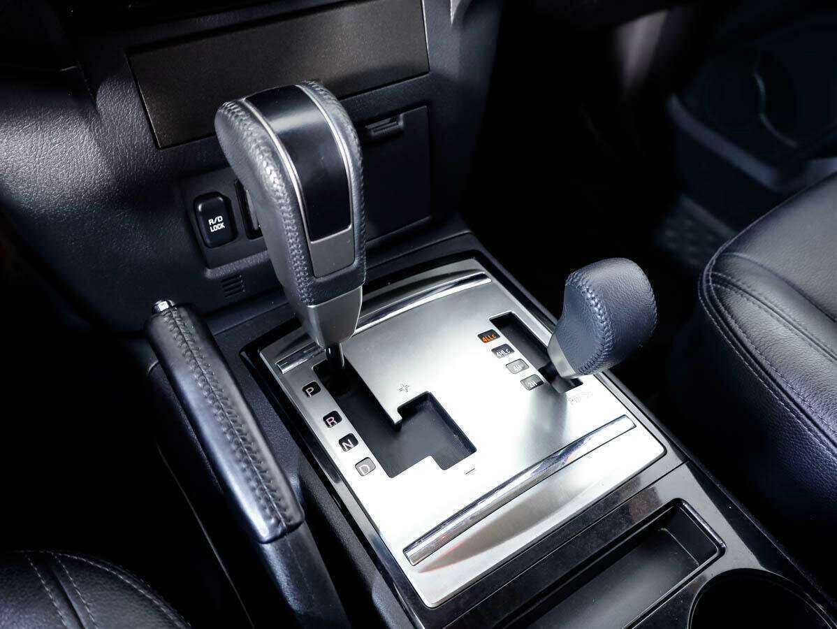 Mitsubishi Pajero, 2014 Фото №17