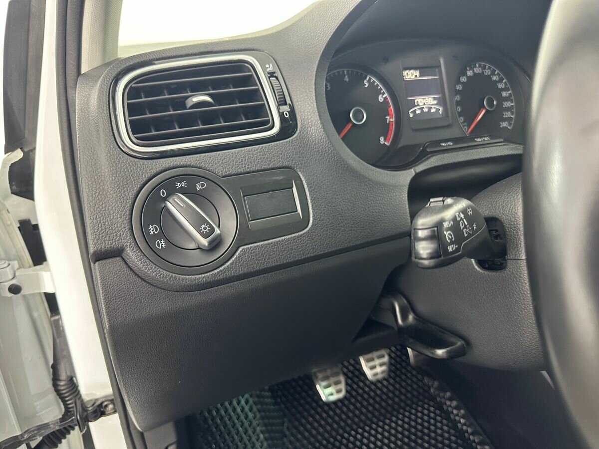 Volkswagen Polo, 2018 Фото №9