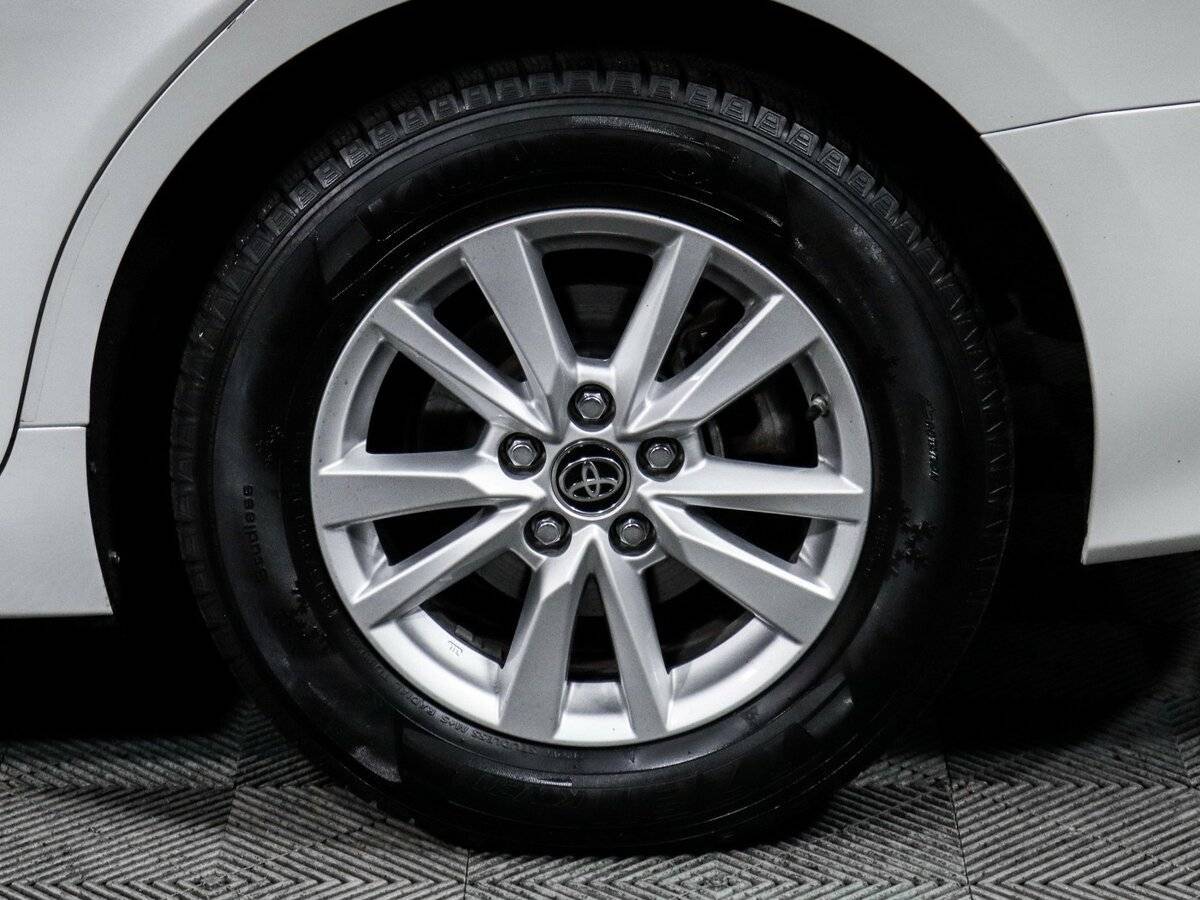 Toyota Camry, 2020 Фото №12