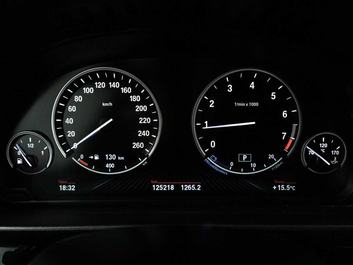 BMW 5 серии 520i, 2014 Фото №12