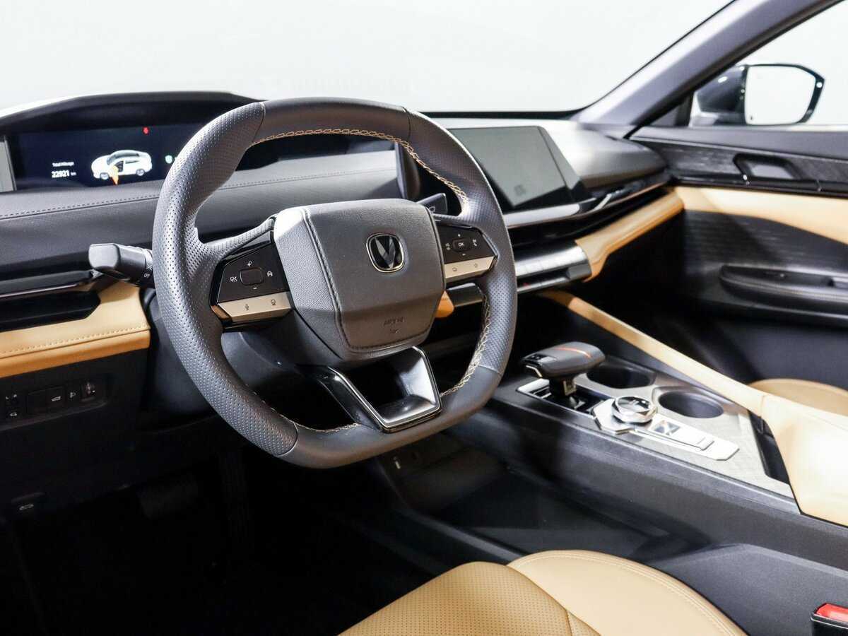 Changan UNI-V, 2023 Фото №11