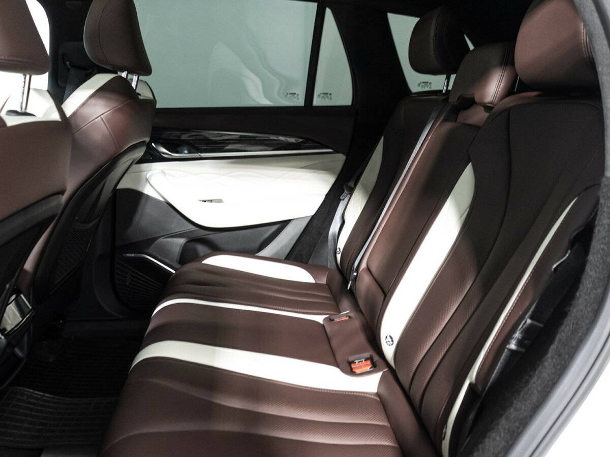 Geely Monjaro I, 2023 Фото №8