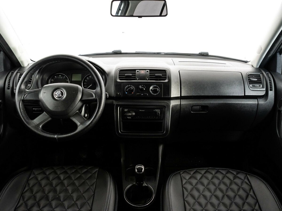 Skoda Fabia II Рестайлинг, 2013 Фото №10