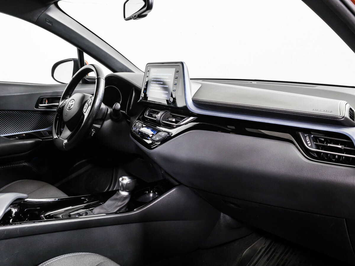 Toyota C-HR I Рестайлинг, 2019 Фото №8