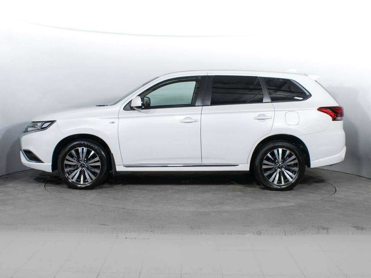 Mitsubishi Outlander, 2022 Фото №8