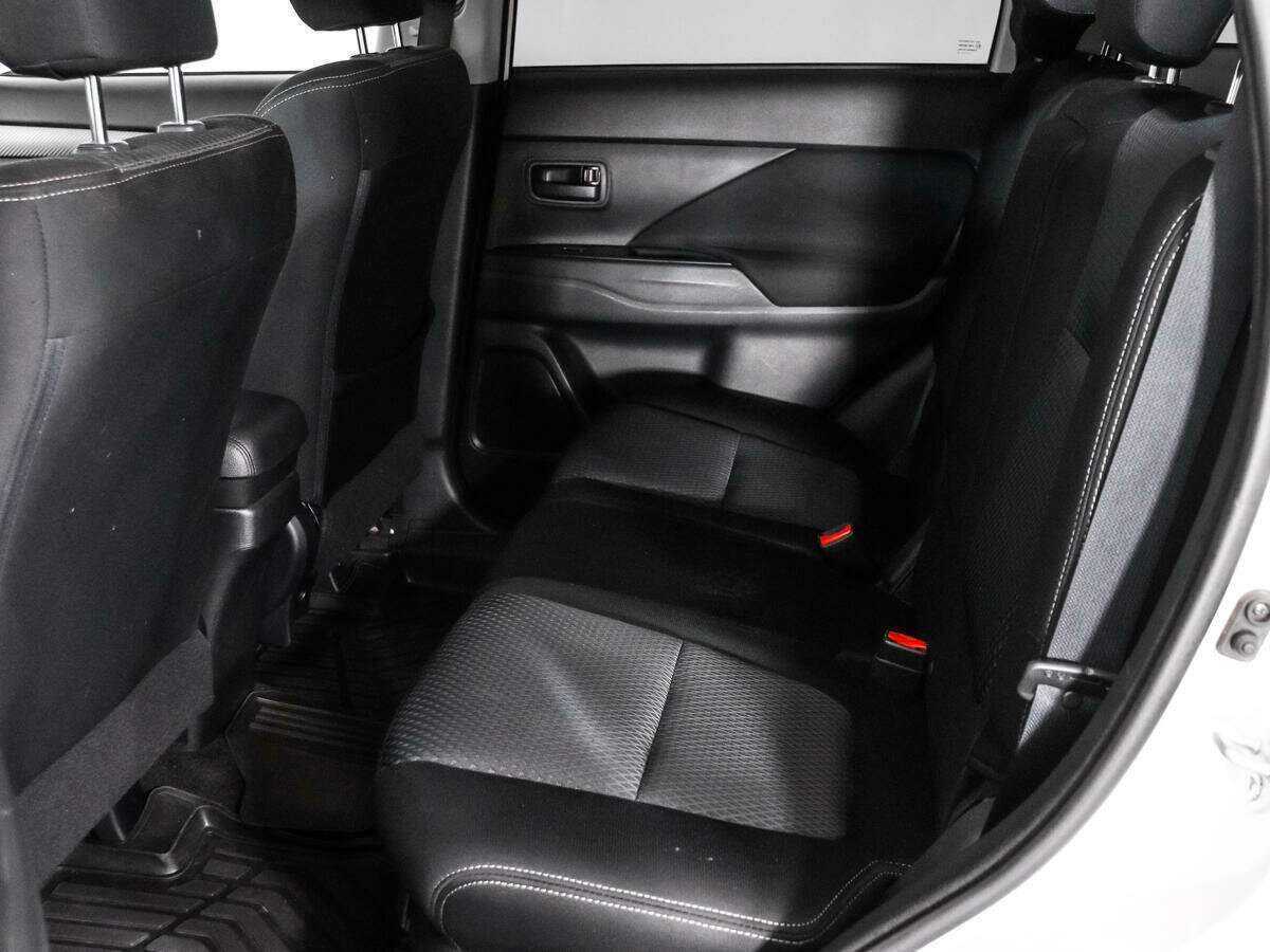 Mitsubishi Outlander, 2018 Фото №11