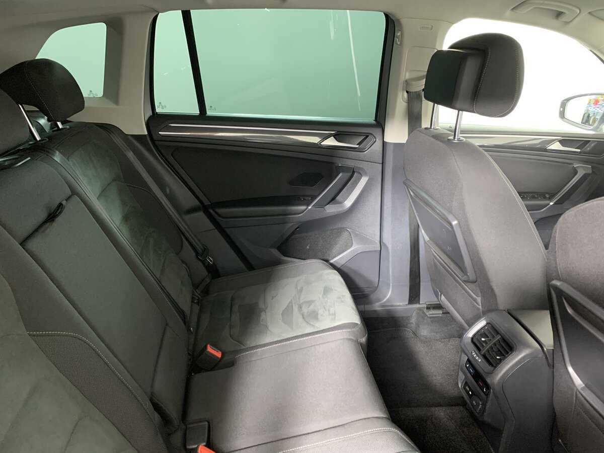 Volkswagen Tiguan, 2018 Фото №17