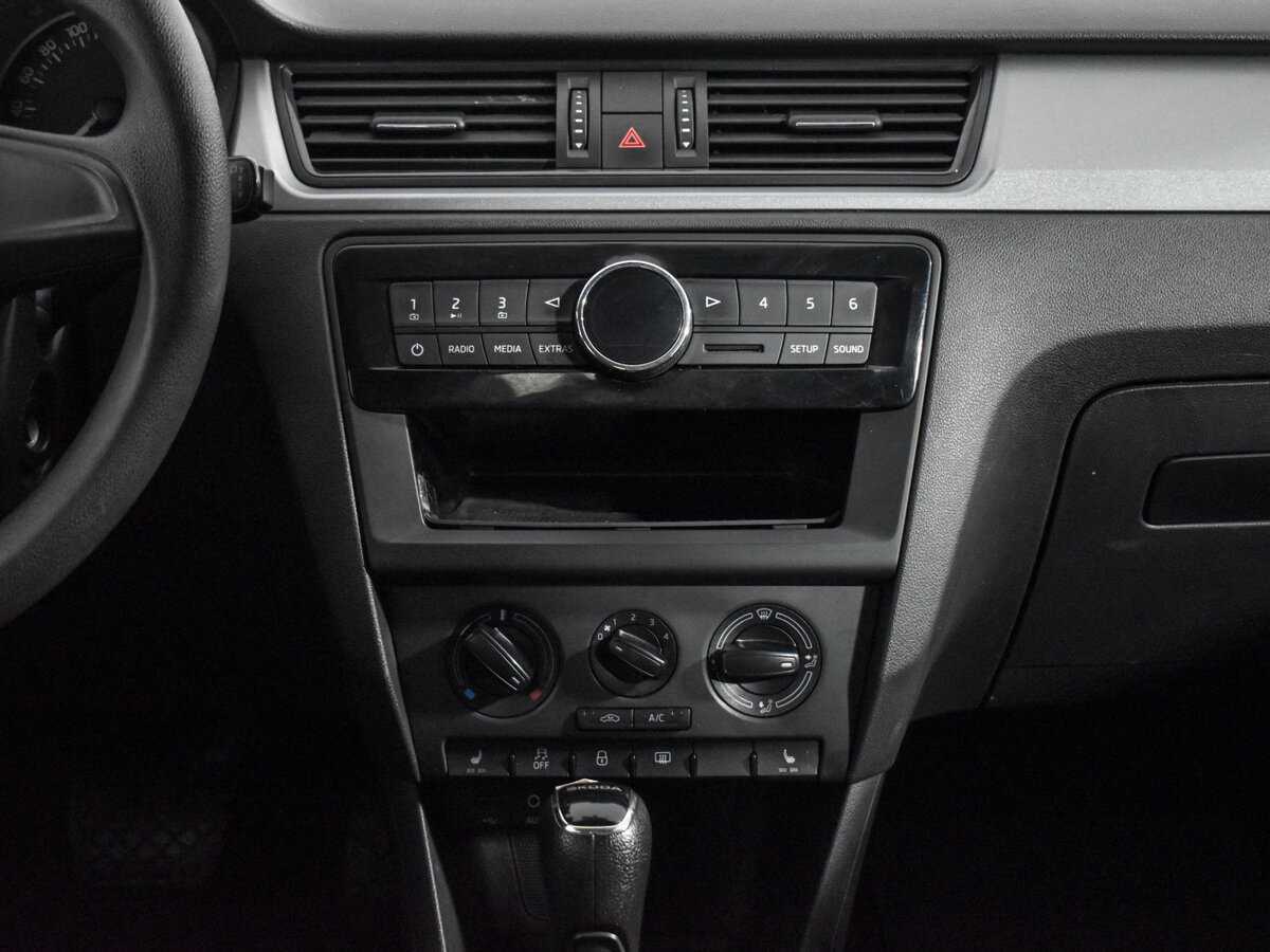 Skoda Rapid, 2017 Фото №12