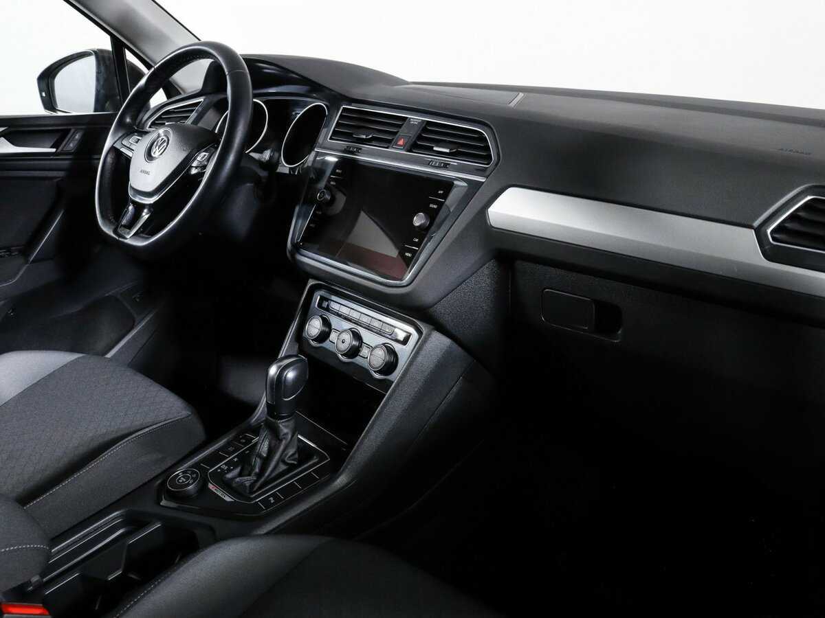 Volkswagen Tiguan, 2020 Фото №6