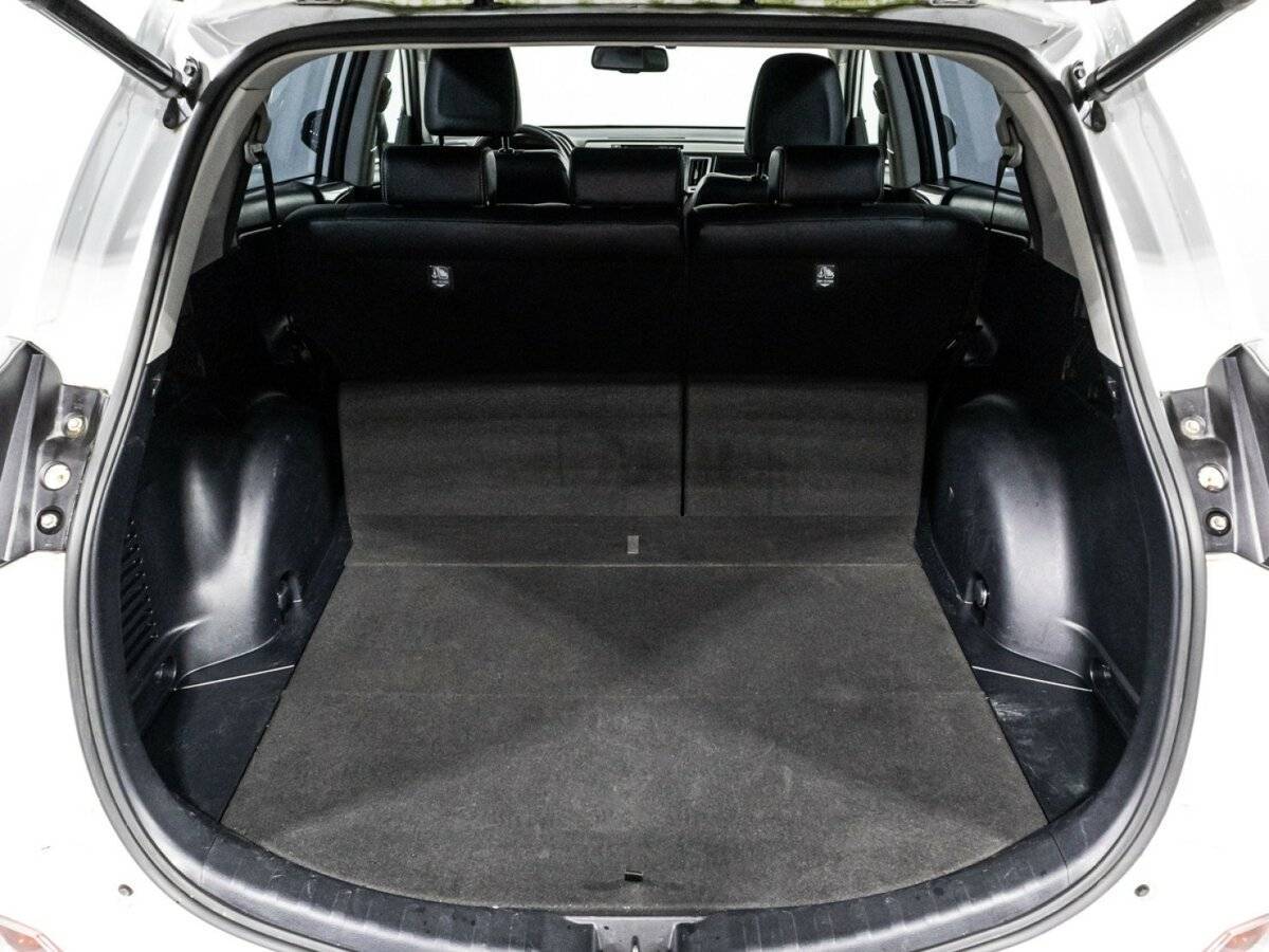 Toyota RAV4, 2018 Фото №15