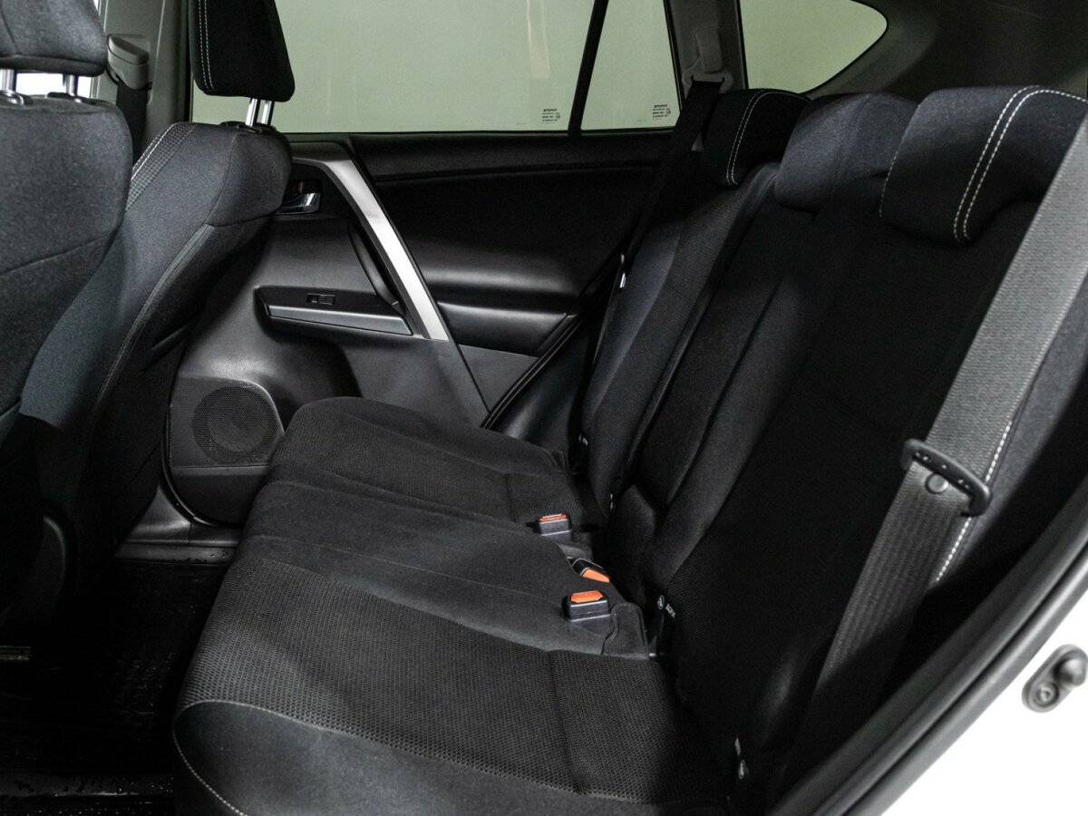 Toyota RAV4, 2017 Фото №10