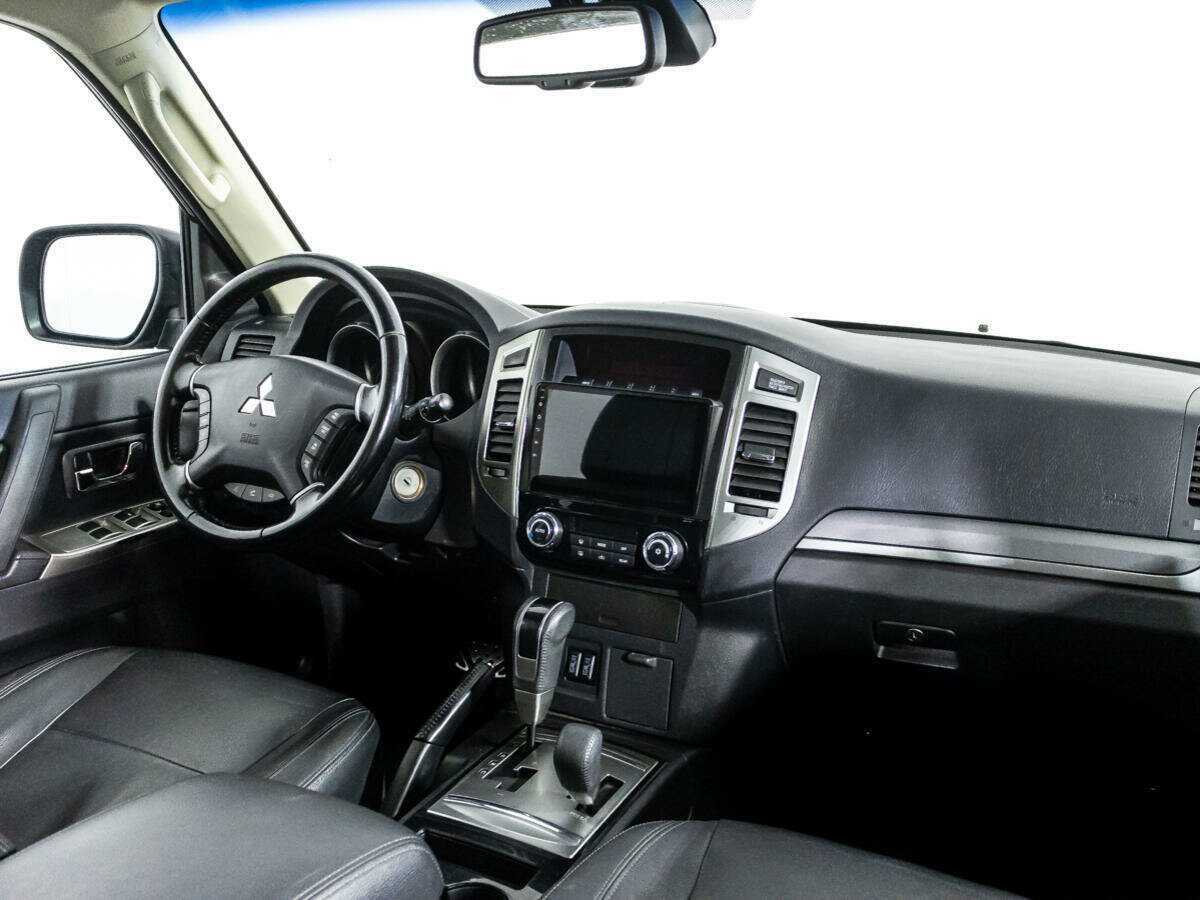 Mitsubishi Pajero, 2015 Фото №9