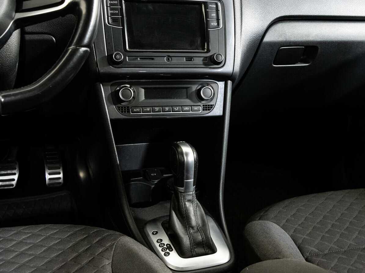 Volkswagen Polo, 2018 Фото №11