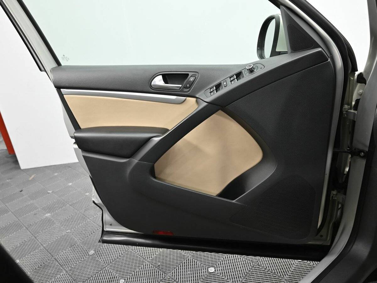 Volkswagen Tiguan, 2012 Фото №7