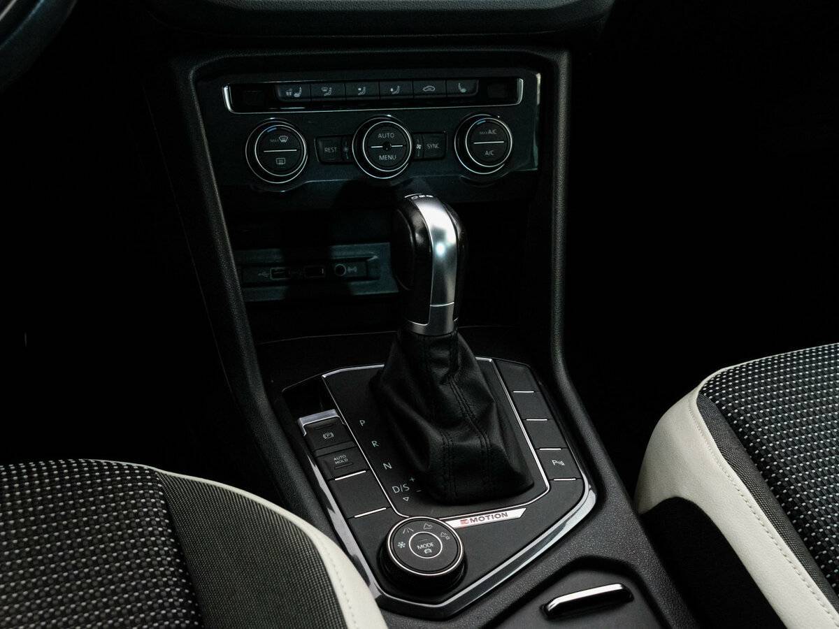 Volkswagen Tiguan, 2019 Фото №11