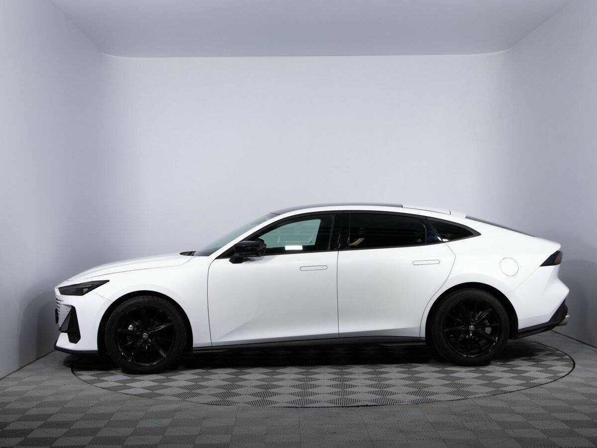 Changan UNI-V, 2023 Фото №8