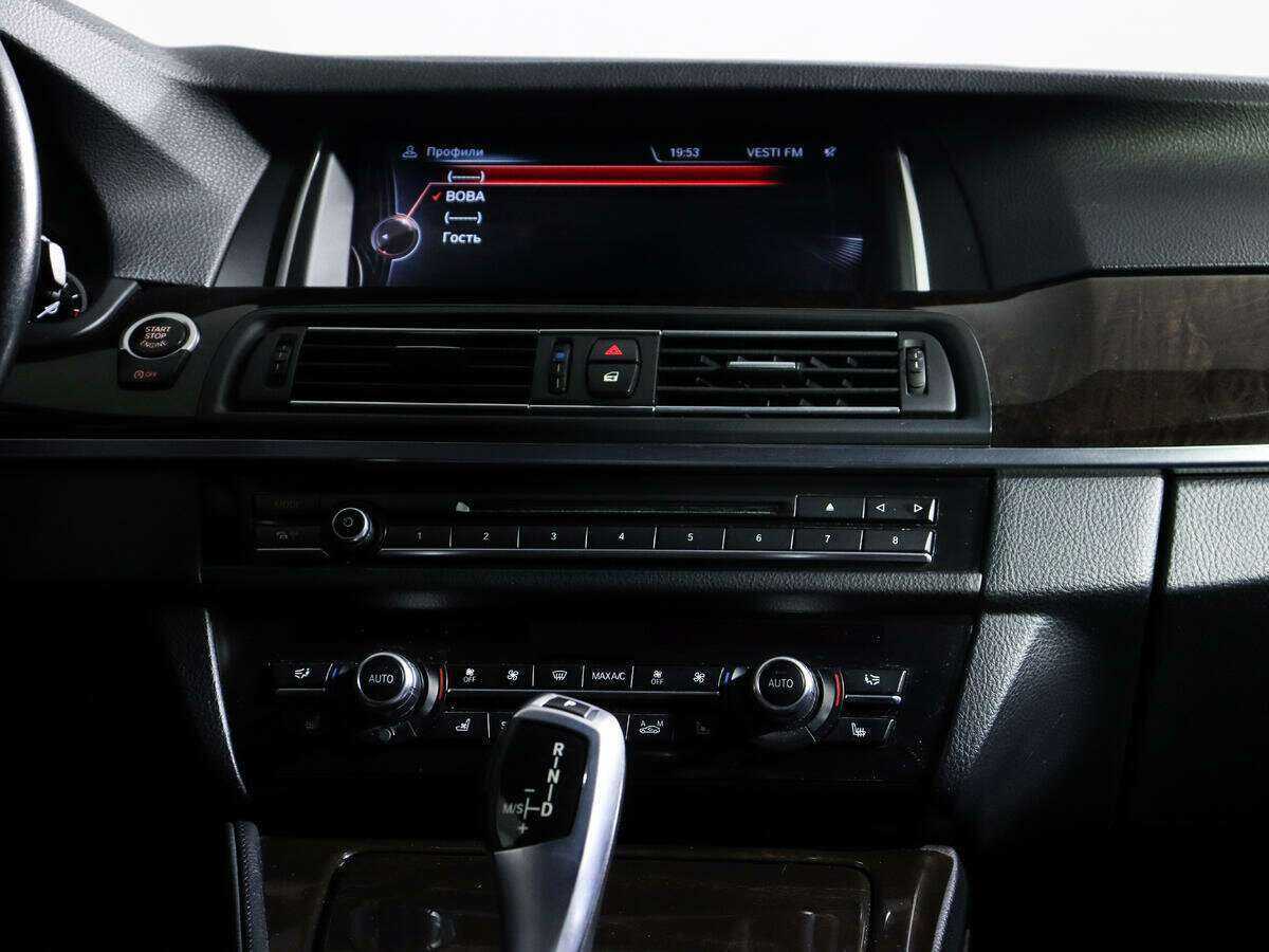 BMW 5 серии 530d xDrive, 2015 Фото №10