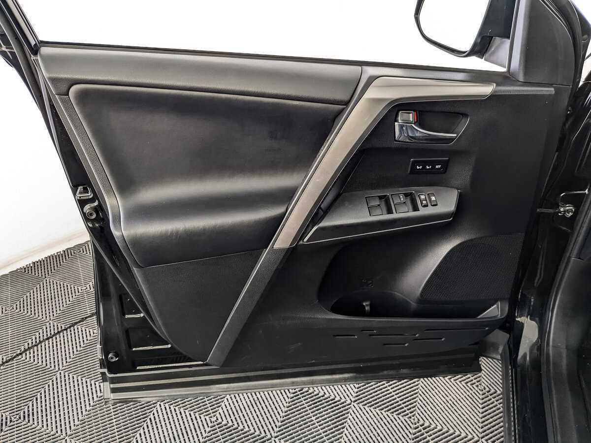 Toyota RAV4, 2017 Фото №15
