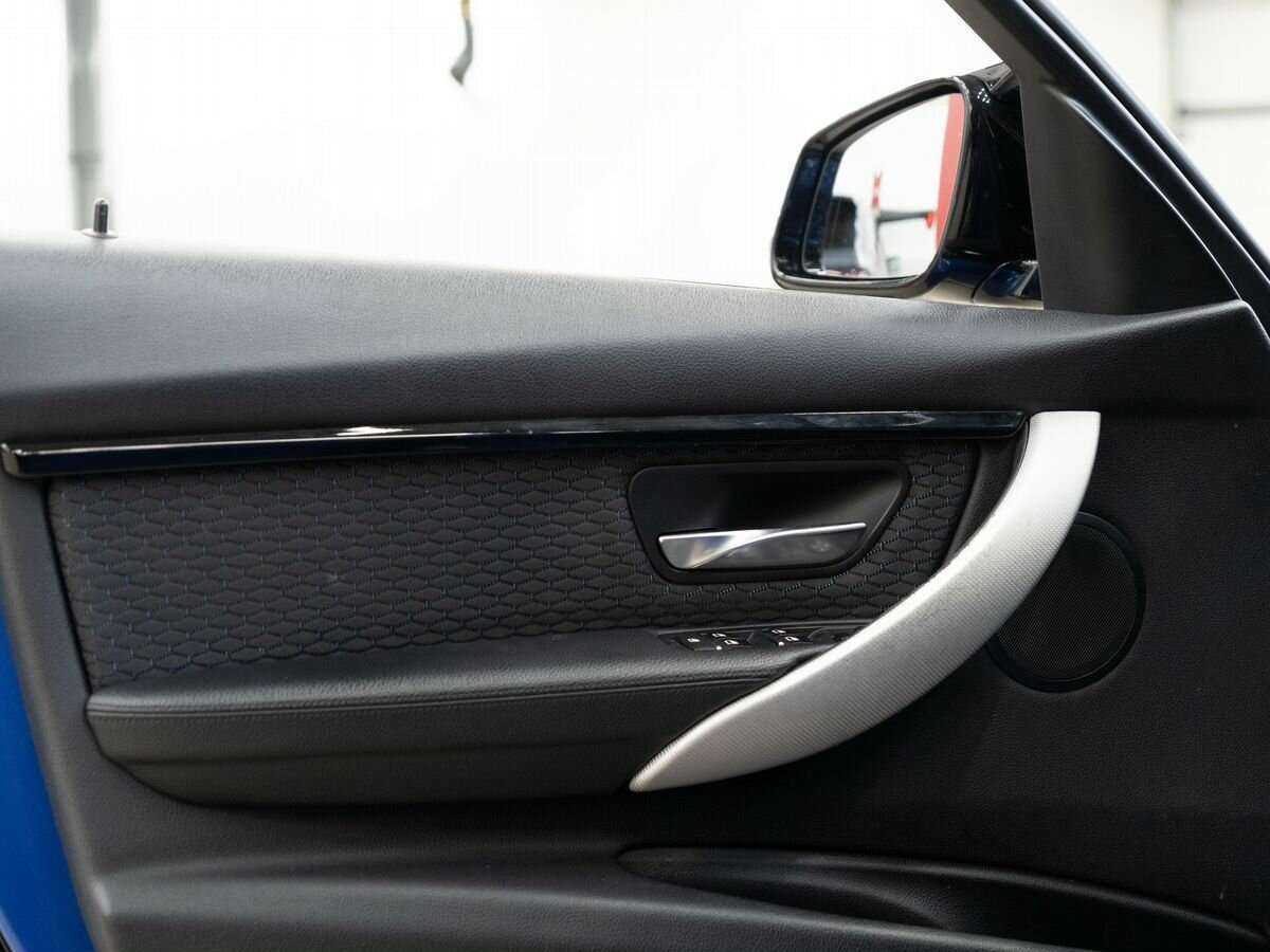 BMW 3 серии 320i xDrive, 2016 Фото №16