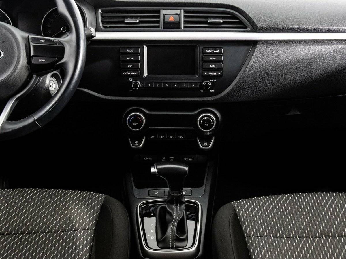 Kia Rio, 2018 Фото №13