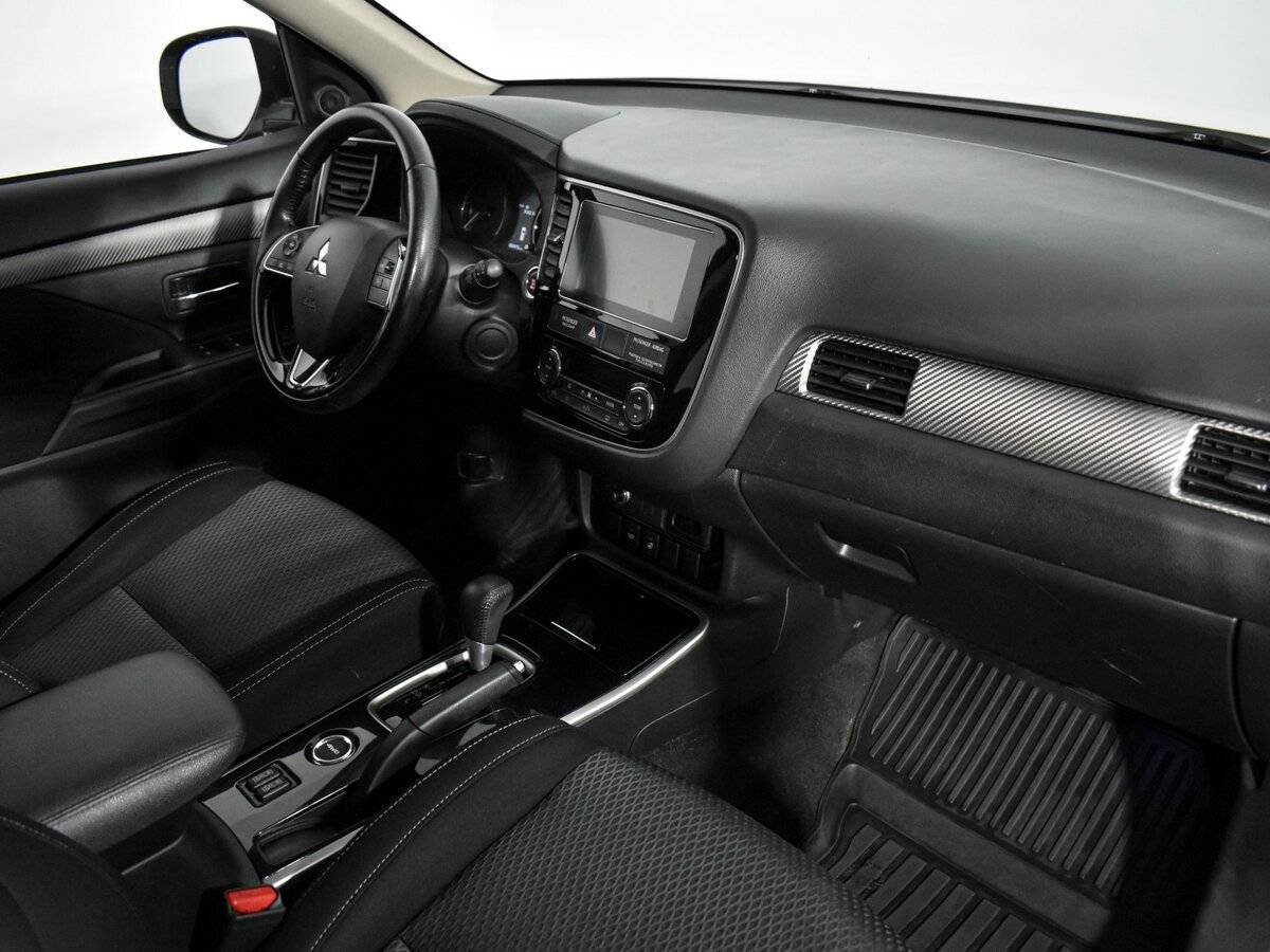 Mitsubishi Outlander, 2018 Фото №13