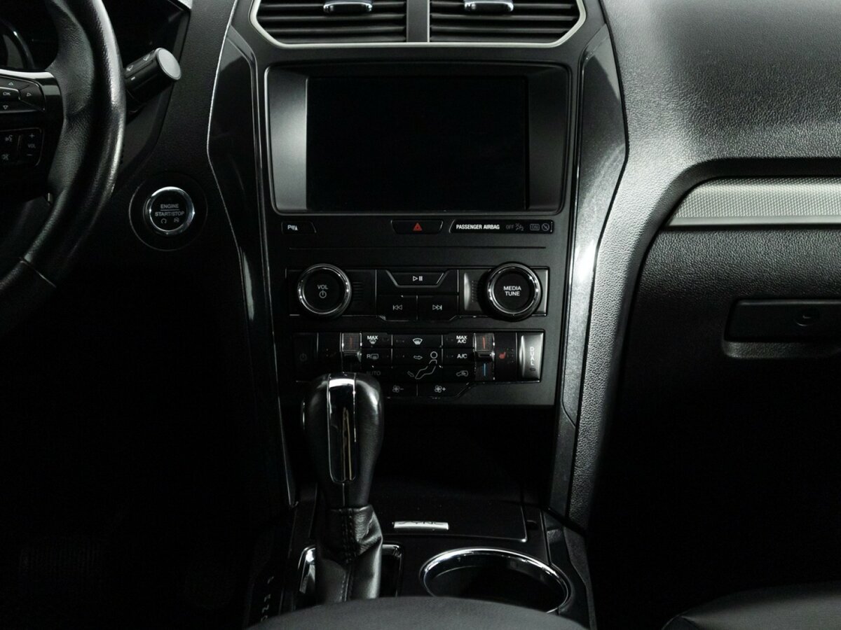 Ford Explorer V Рестайлинг 2, 2019 Фото №12