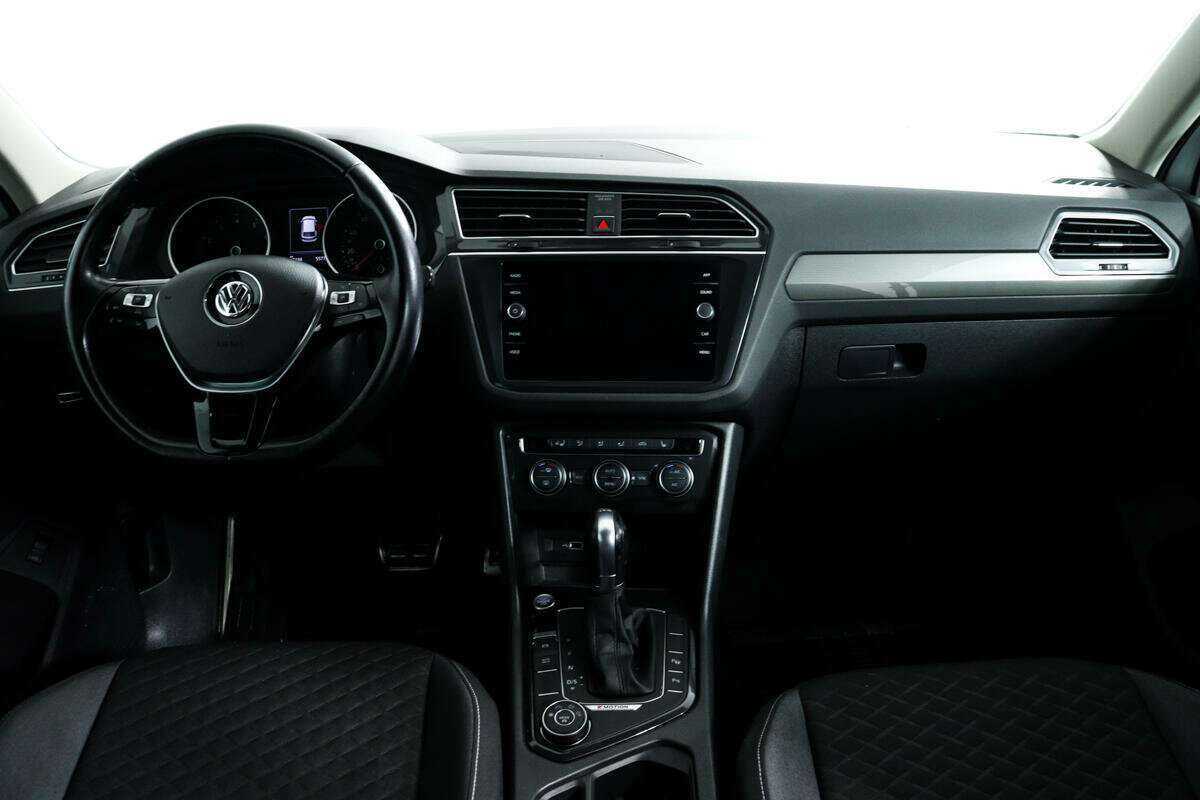Volkswagen Tiguan, 2018 Фото №10