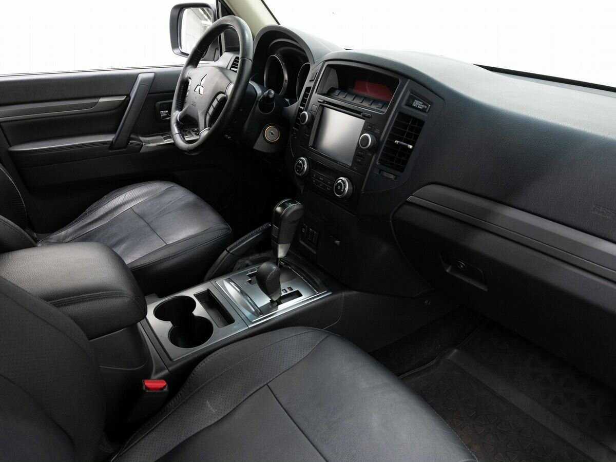 Mitsubishi Pajero, 2013 Фото №12