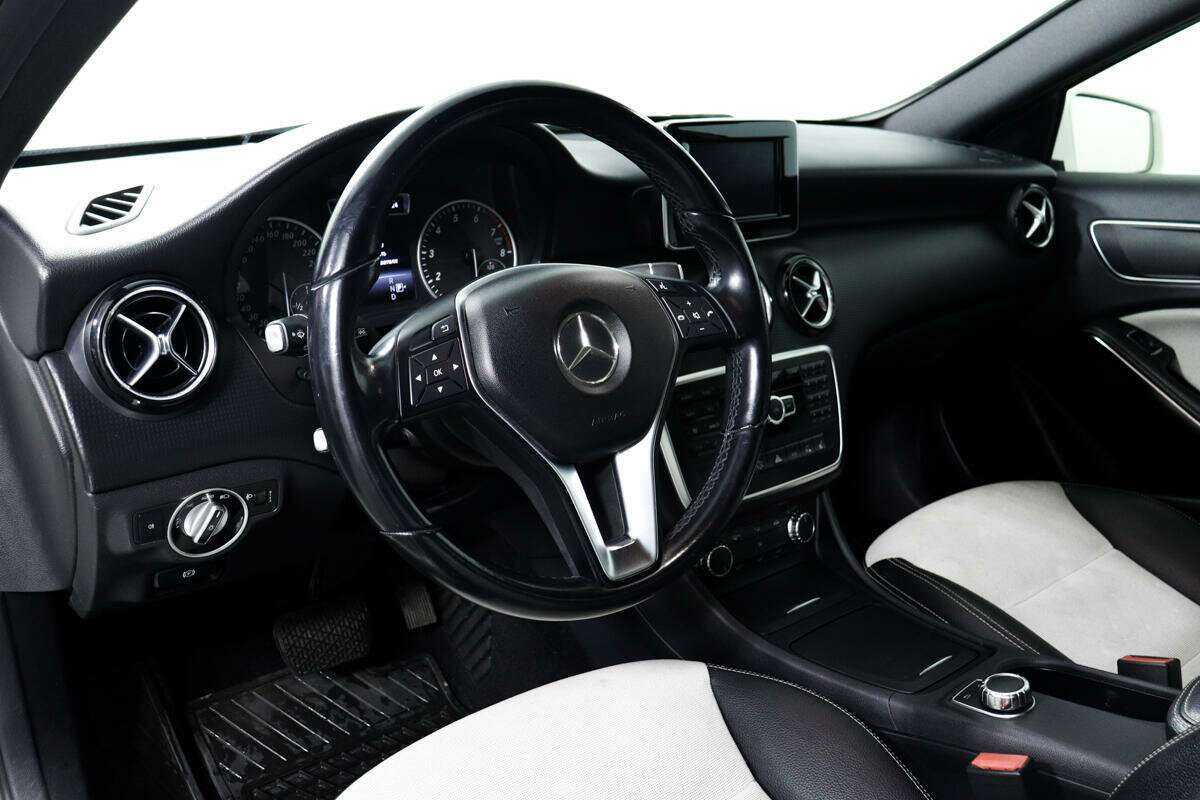 Mercedes-Benz A-Класс 180, 2013 Фото №13
