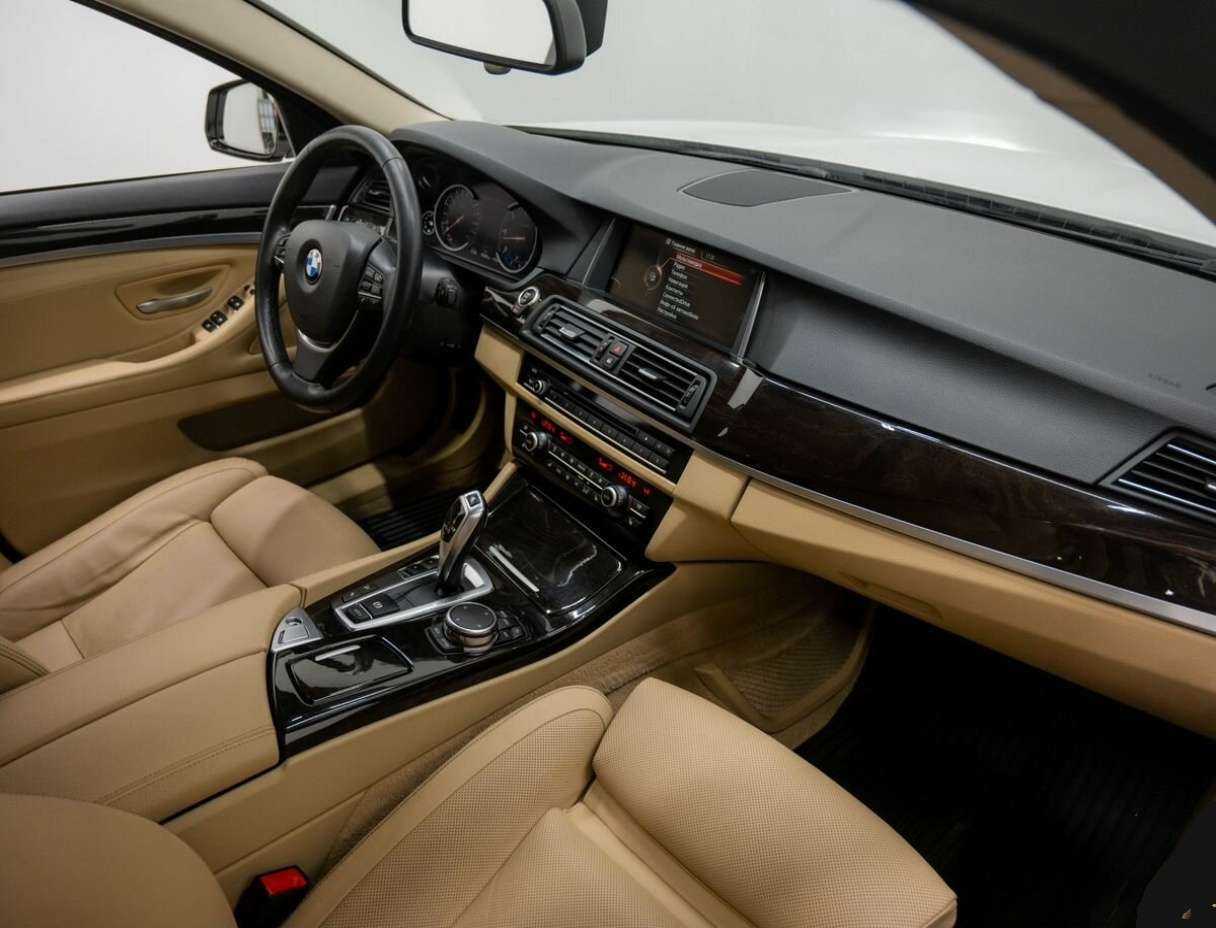 BMW 5 серии 530d xDrive, 2015 Фото №6