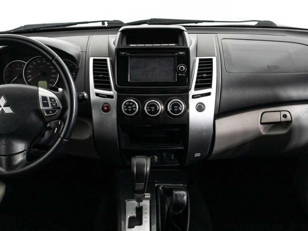 Mitsubishi Pajero Sport, 2014 Фото №14