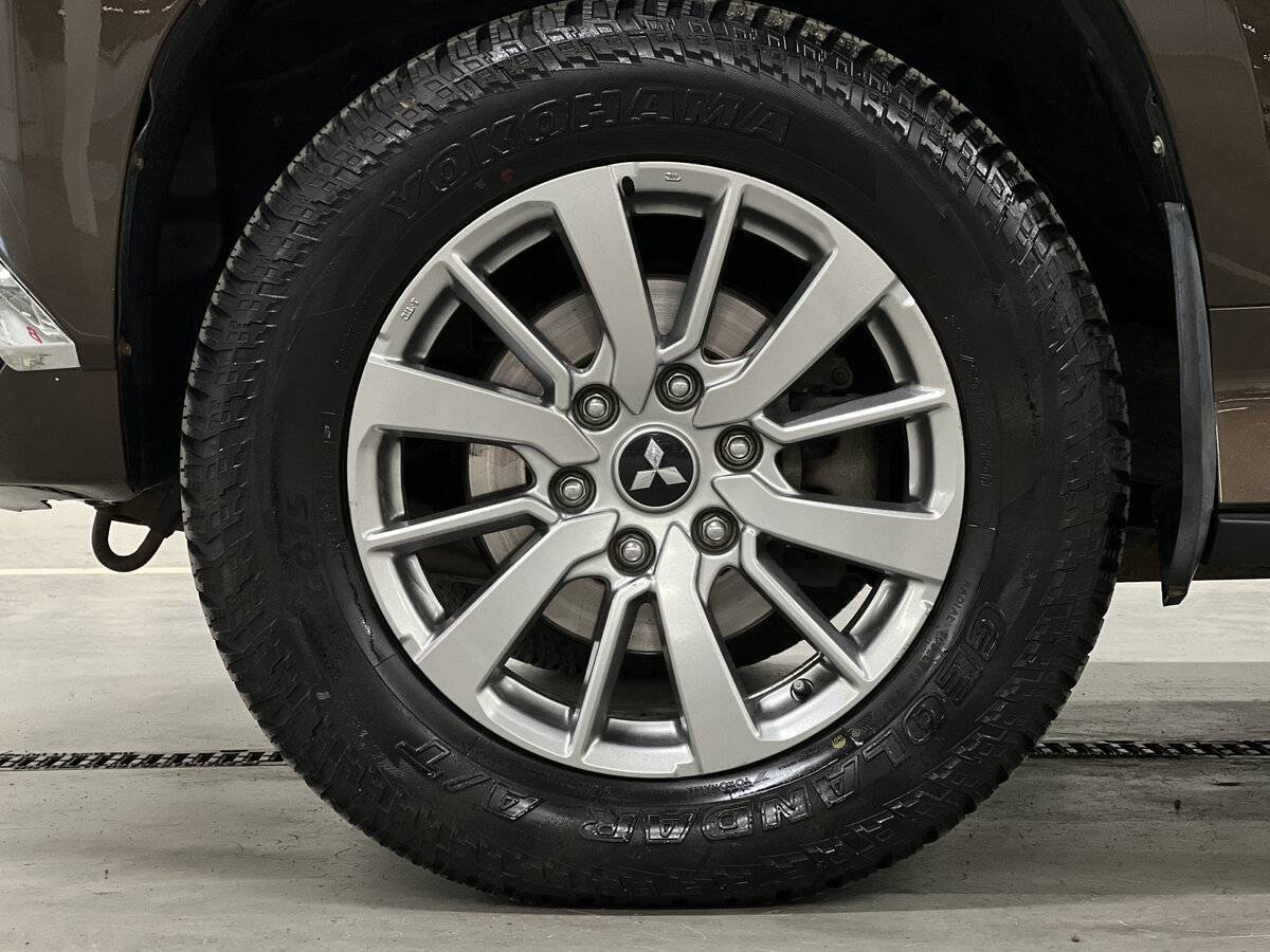 Mitsubishi Pajero Sport, 2018 Фото №17