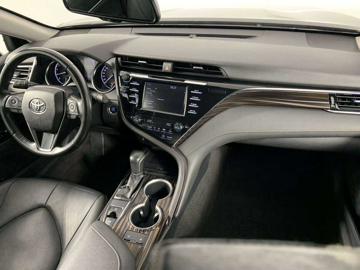 Toyota Camry, 2019 Фото №7
