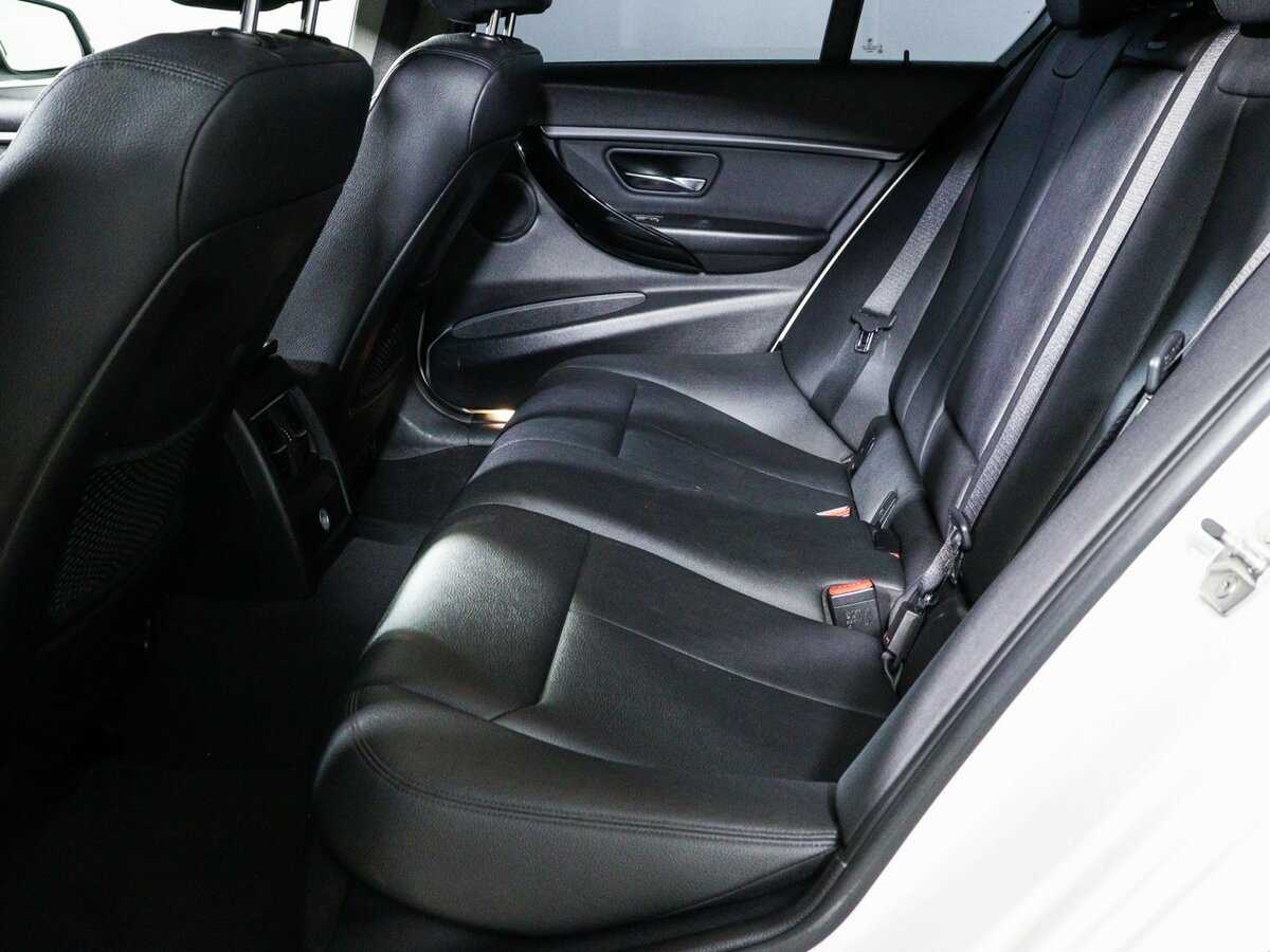 BMW 3 серии 318i, 2015 Фото №8