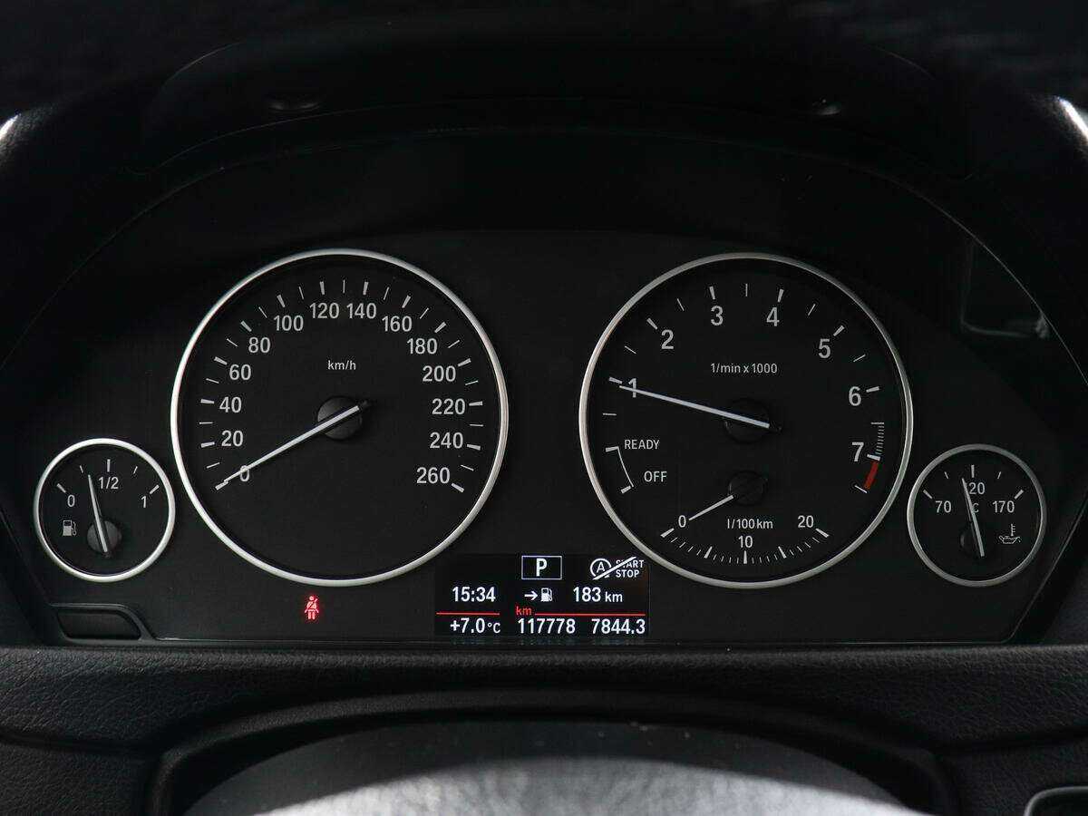 BMW 3 серии 318i, 2016 Фото №8