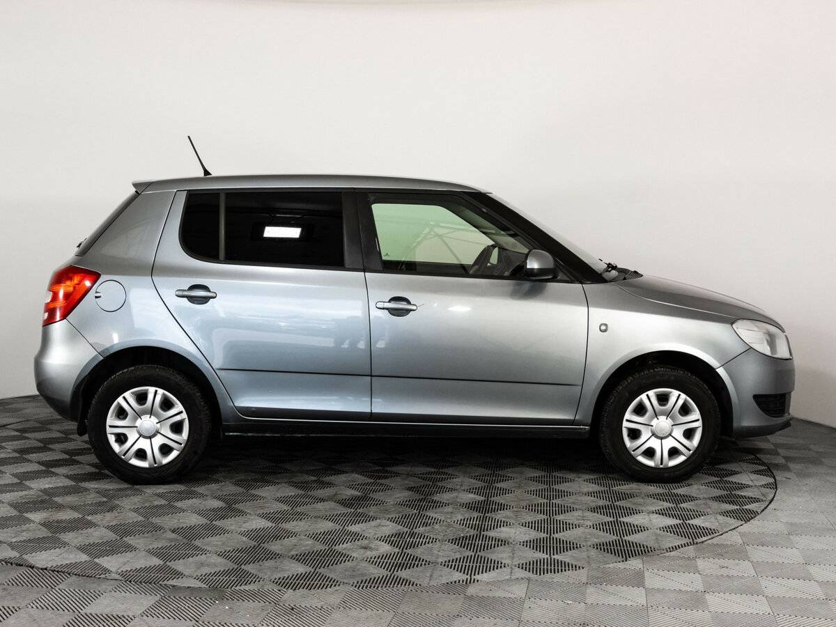 Skoda Fabia II Рестайлинг, 2013 Фото №4