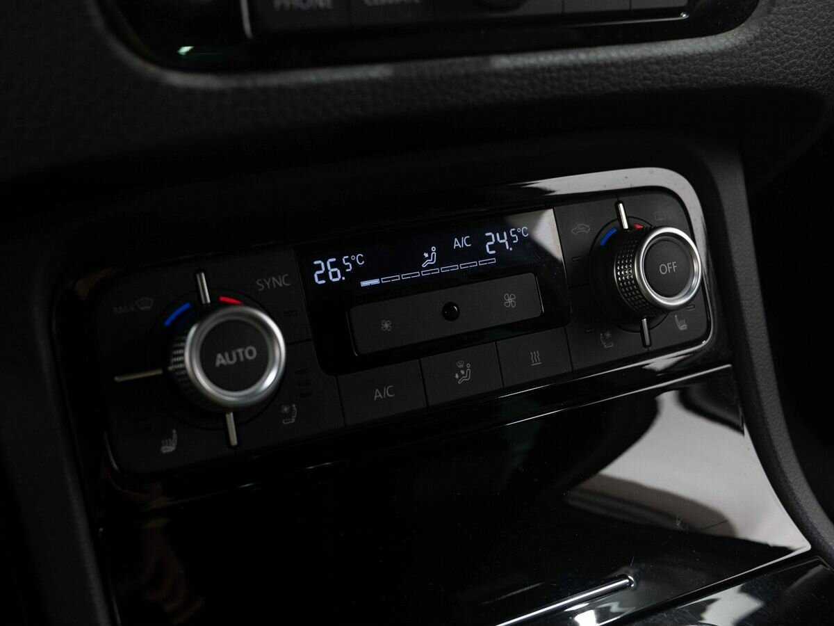 Volkswagen Touareg, 2017 Фото №23