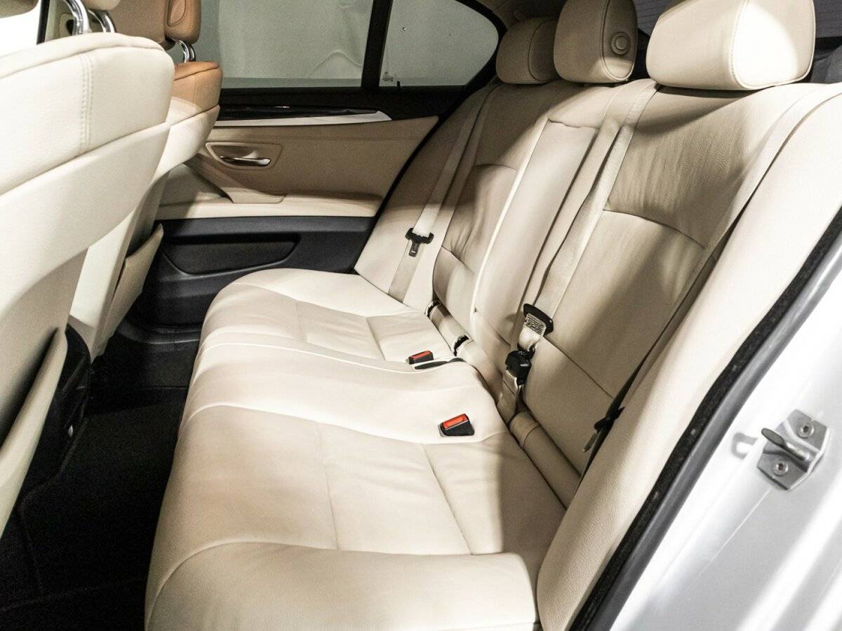 BMW 5 серии 528i xDrive, 2013 Фото №10