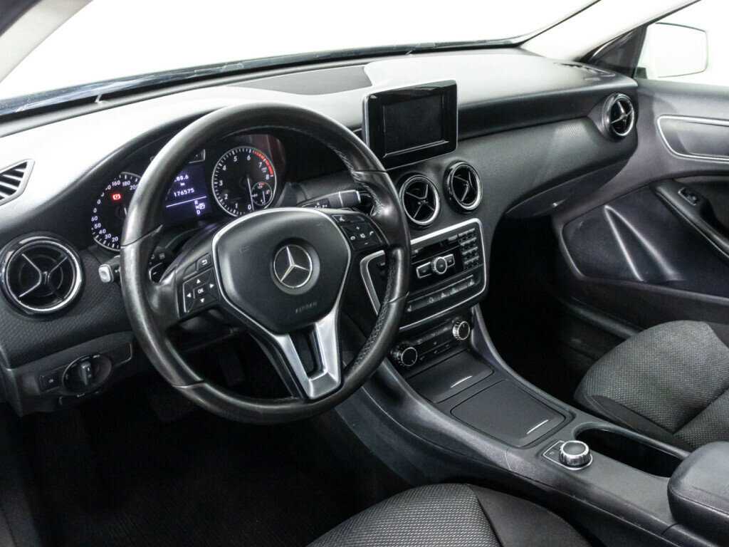 Mercedes-Benz A-Класс 180, 2015 Фото №11