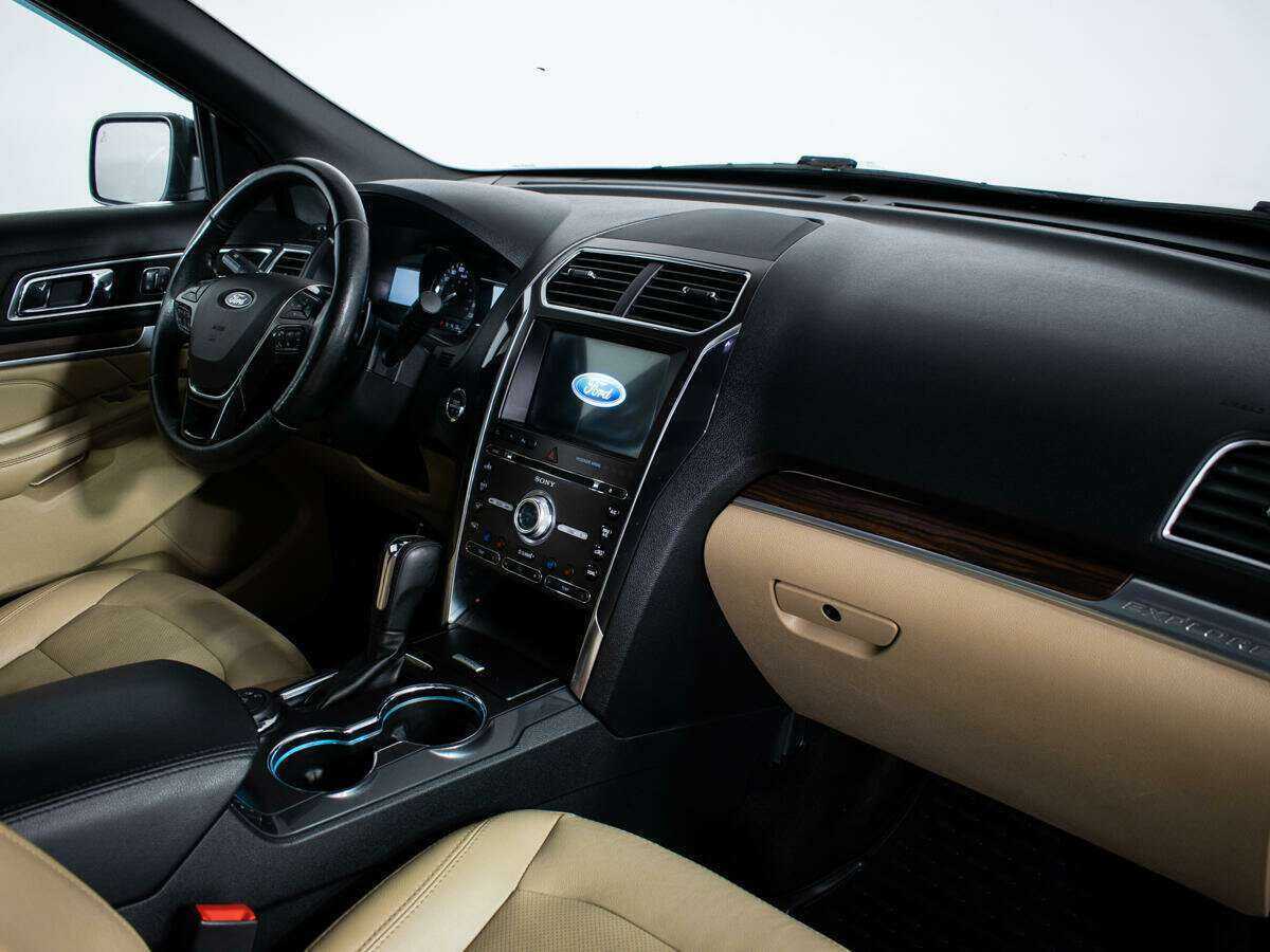 Ford Explorer, 2016 Фото №9