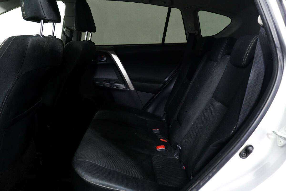 Toyota RAV4, 2015 Фото №11