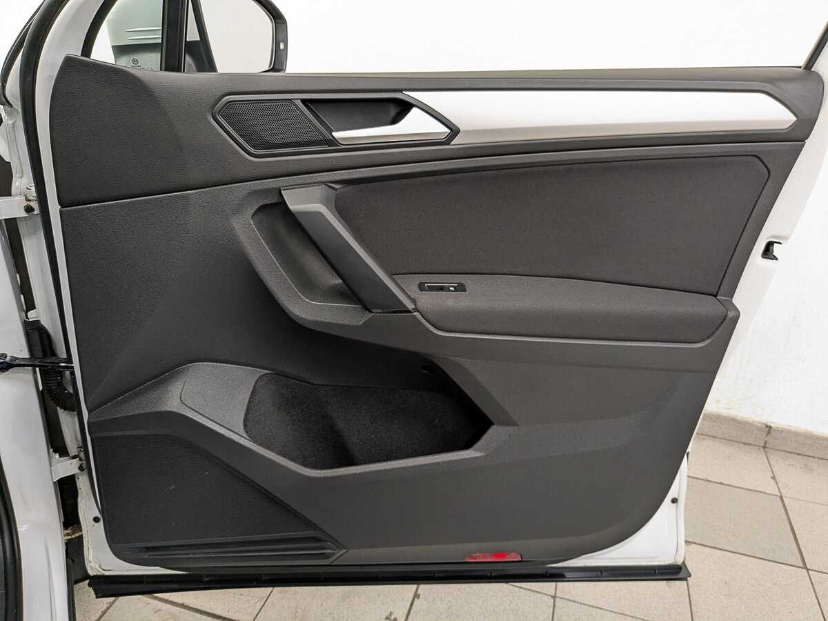 Volkswagen Tiguan, 2020 Фото №25